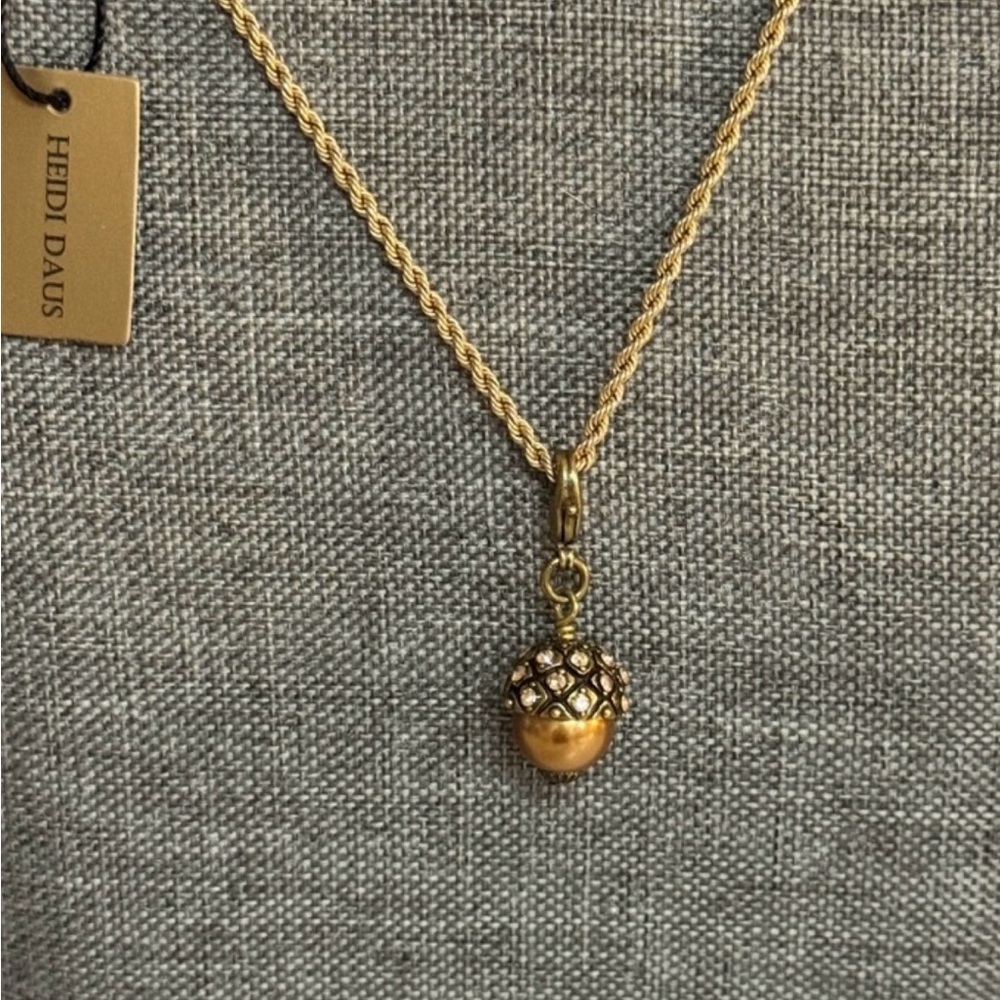 💛 NIB HEIDI DAUS AUTUMN ARTISTRY CRYSTAL ACORN ACORN PENDANT!